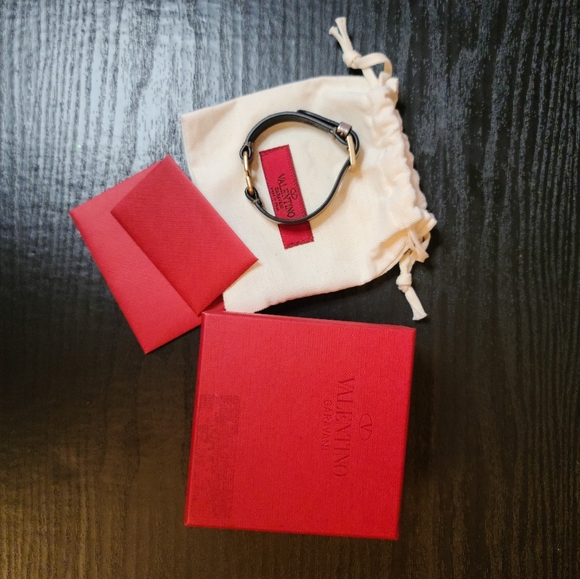 Valentino V Logo Bracelet - Picture 4 of 7